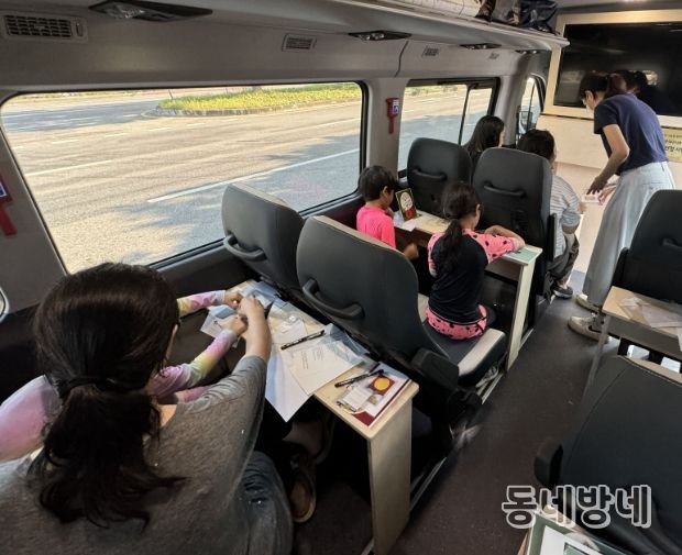 물놀이장을 찾은‘붕붕러닝카’에서 더위 퇴치!