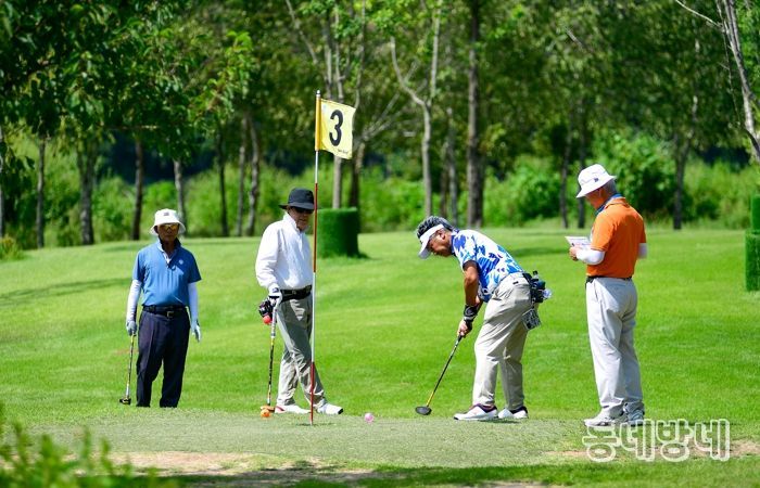 지난해 2024 화천 산천어 전국 파크골프 페스티벌에 출전한 일본 훗카이도 도마코마이시 파크골프협회 선수단
