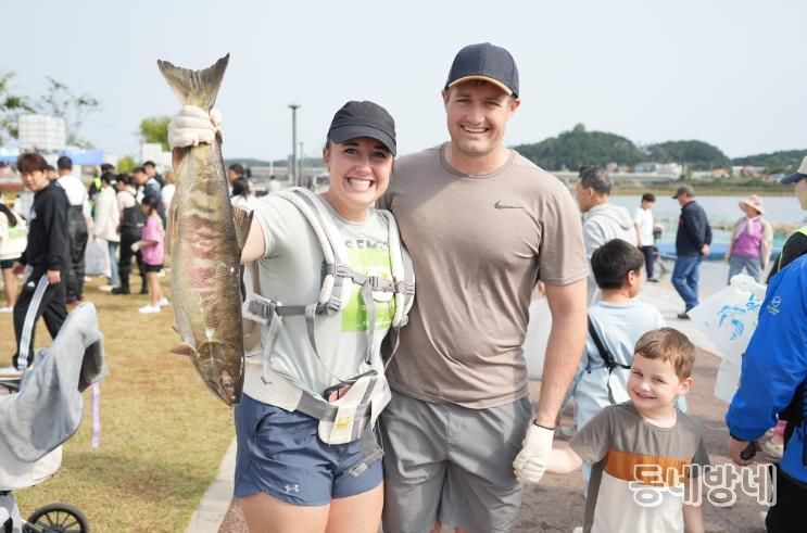 2025 양양연어축제 연어맨손잡기체험