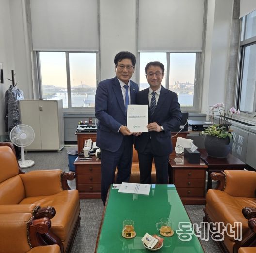 이상익 함평군수, 조계원 의원 기념촬영 모습