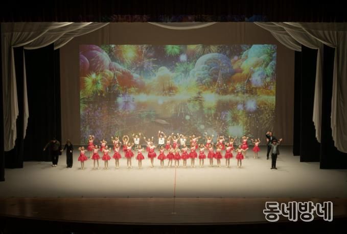 무용단 공연 사진
