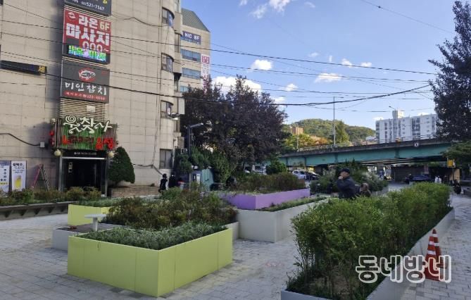 도심 속 휴게공간으로 변신한 방배쉼터 (사당역 14번 출구 앞)