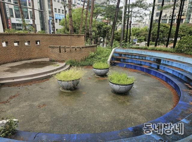 나눔숲 조성 전 영통종합사회복지관 야외 공간