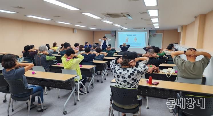 창원시 마산회원도서관,‘같이 걷는 책길 도서관’