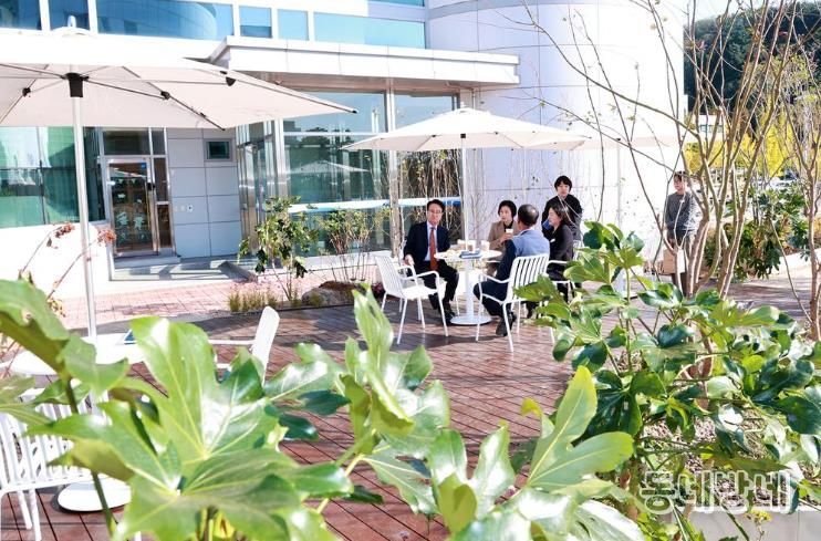 사천시, 시청사 실외정원 조성사업 완료