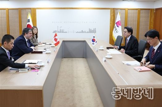 박형준 시장, 필립 라포튠 주한캐나다대사 접견