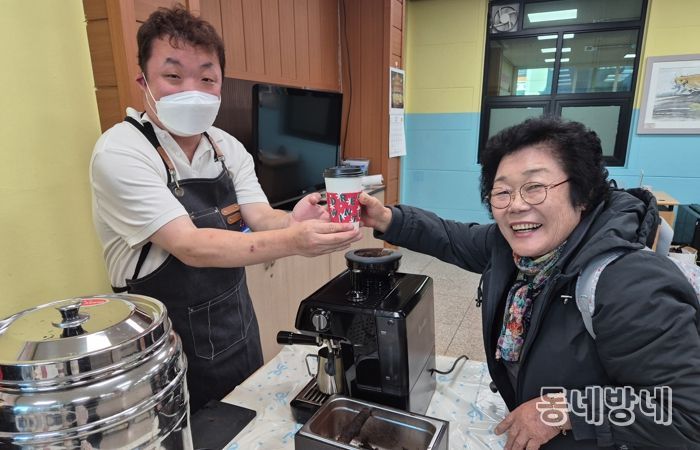 단양군 장애인복지관, 바리스타 2급 취득생들과 함께 '무료나눔카페'로 세상과 소통하다!