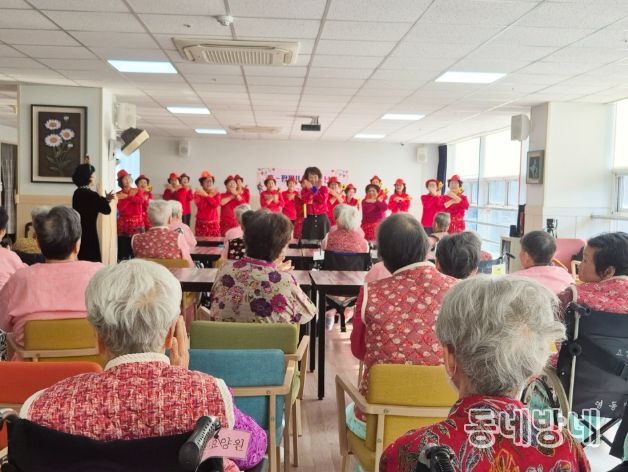 함안군종합사회복지관 ‘숟가락 난타’ 수강생, 요양병원 찾아 무료 공연 진행