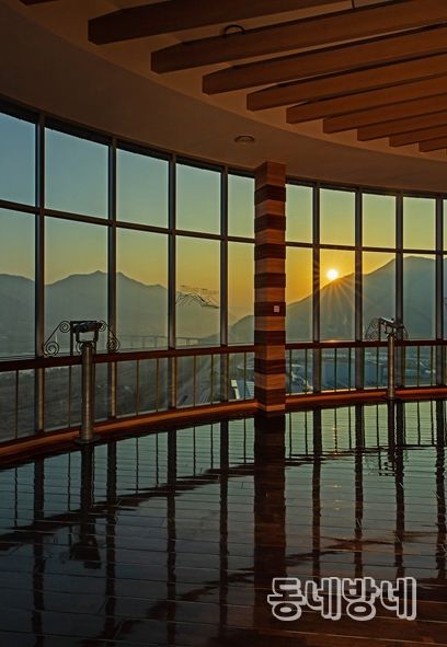 유니온타워 전망대 일출 모습