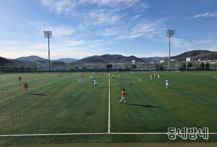 보성군, 2026년 동계 전지훈련지 최적지로 부상_보성군에서 5개의 축구팀이 전지 훈련을 하고 있다