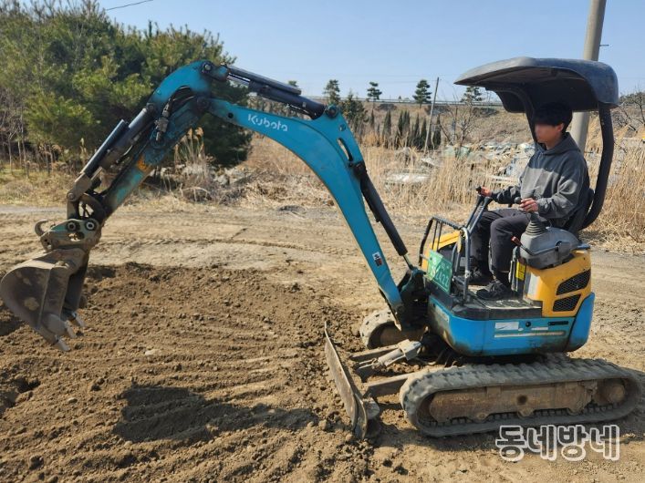 : 지난해 관내 중장비 학원에서 진행된 굴착기 교육 모습