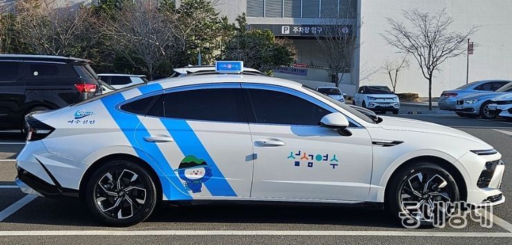 여수시는 시민들의 택시 이용 편의와 교통약자 이동권 보장을 위해 지난 1월 1일부터 운영을 시작한 통합 콜택시 ‘섬섬여수콜’이 안정적으로 정착되고 있다.