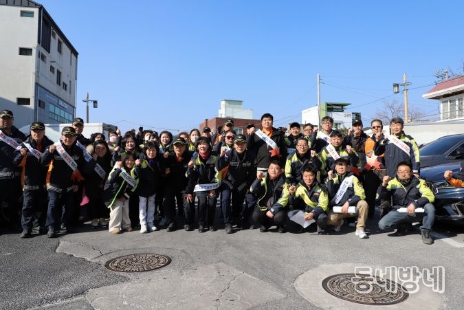 설 명절 소외이웃 위문금 전달 및 전통시장 장보기 행사