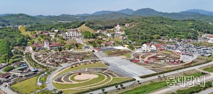 치즈와 함께하는 첫 번째 임실N장미축제 5월 개최5(임실치즈테마파크 장미원 전경).