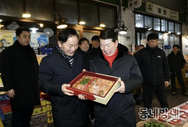 백경현 구리시장, 설맞이“구리농수산물도매시장” 장보기 행사