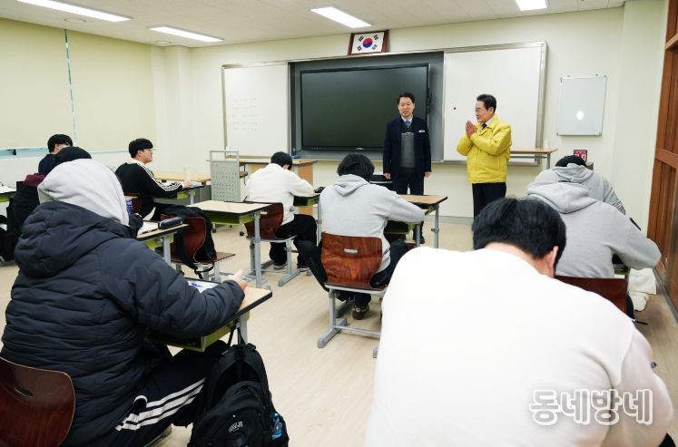 영천시는 26일 군인자녀 모집형 자율형 공립고로 전환 개교를 앞둔 영천고등학교를 방문했다.