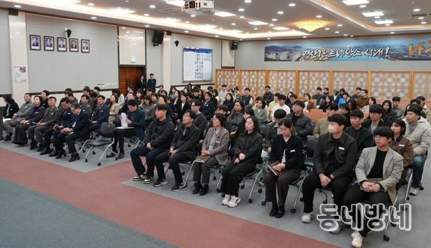 나주시, 3월 정례조회 개최…지역 발전 헌신 시민과 단체 표창