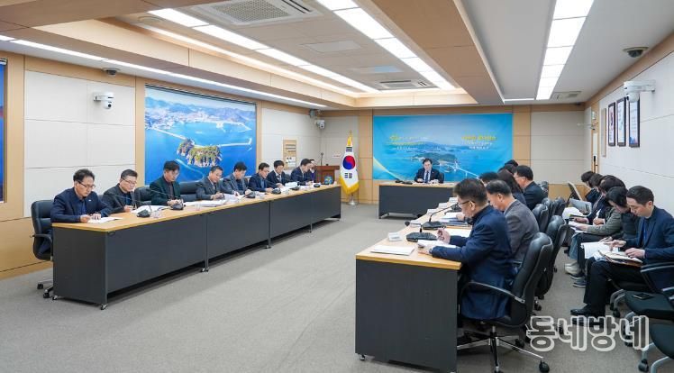 여수시가 17일 정현구 시장 권한대행 주재로 「전남·광주통합 특별법」 시행 대비행정통합 대응 전략회의를 개최했다.